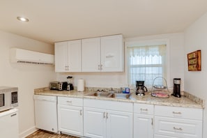 Kitchen | Cooking Basics | Coffee Maker | Paper Towels/Trash Bags Provided