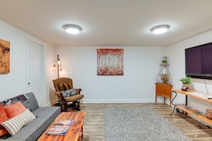 Living Room | Twin Futon | Free WiFi