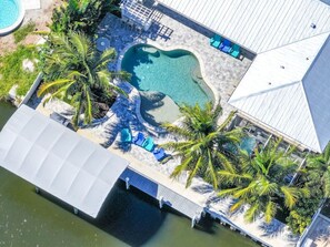 Your Oasis Vacation Awaits! BOAT LIFT IS OFF LIMITS TO GUESTS