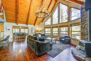 Living Room | Free WiFi | Central Heat & A/C