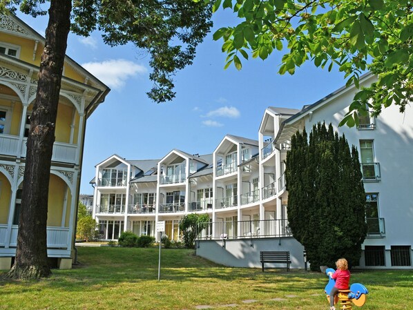 Appartementhaus mit Balkon 300 m bis zum Strand (VG)