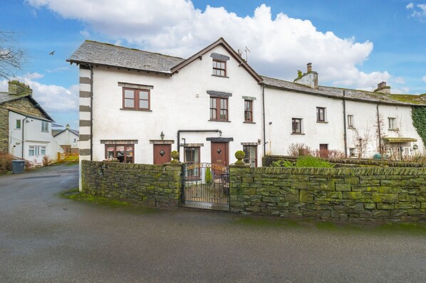 Smithy Cottage - Exterior