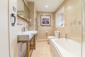 Mill Cottage - Bathroom