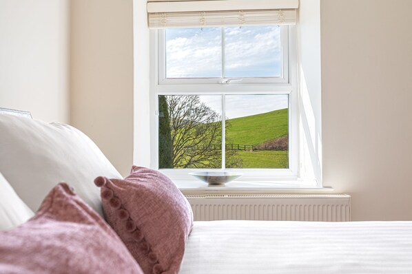 Mill Cottage - Master King Bedroom