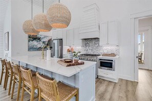 Kitchen, 2nd Floor