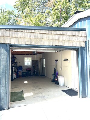 Attached Garage w/ Smart Garage Device