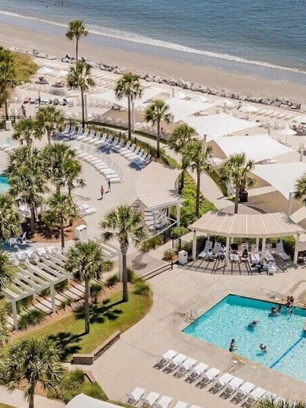 Enjoy the Seabrook amenities!
Beach Club
