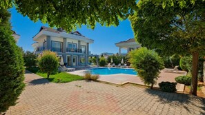 Beautiful villa with private pool and terrace