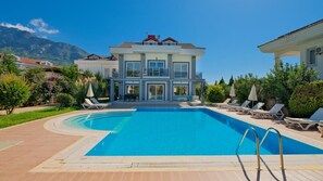 Beautiful villa with private pool and terrace