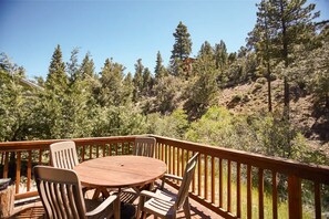 Deck | Outdoor Dining Area