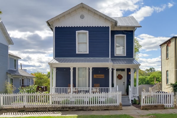 Lynchburg Vacation Rental | 4BR | 2BA | 2,700 Sq Ft | Stairs Required for Access