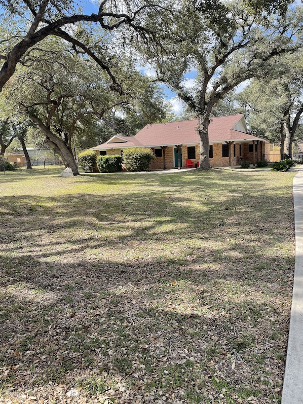 Welcome to Rainbow Ridge on the Horseshoe of the Guadalupe River.