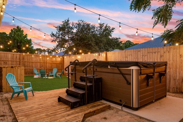 Outdoor spa tub