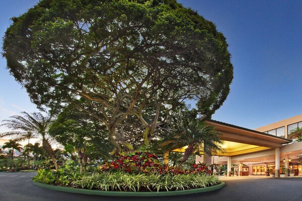 Front entrance to resort.