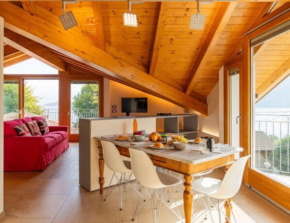 Kitchen / Dining Room