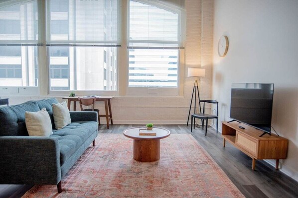 3BR CozySuites at The Block |Pool Table and Arcade