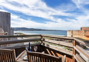 Welcome to "Pacific Sandpiper"! Bay View From The Deck