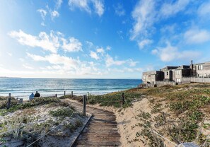 Surf Way Community - Oceanfront on Miles of Beach