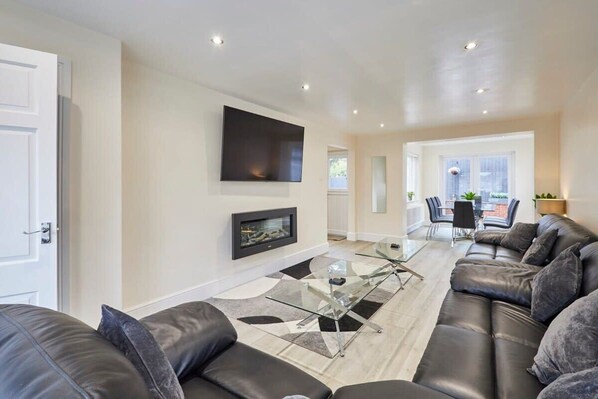 Violet's View, Whitby - Host & Stay