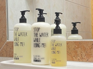 Équipements de salle de bain