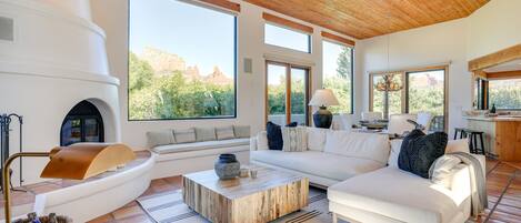 Sedona Vacation Rental | 2BR | 2BA | 2,269 Sq Ft | 1 Step to Enter