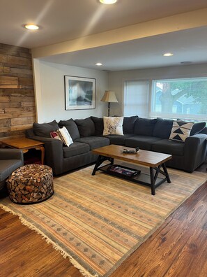 Living room
