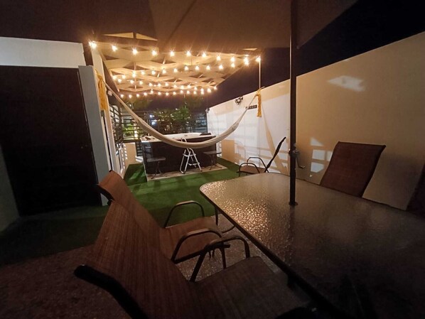 Outdoor dining