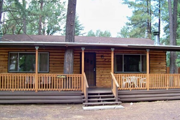 Cedars Cabin at The Lazy Oaks Resort