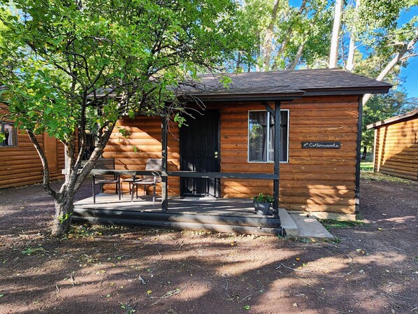 The Cottonwoods Cabin at Lazy Oaks Resort