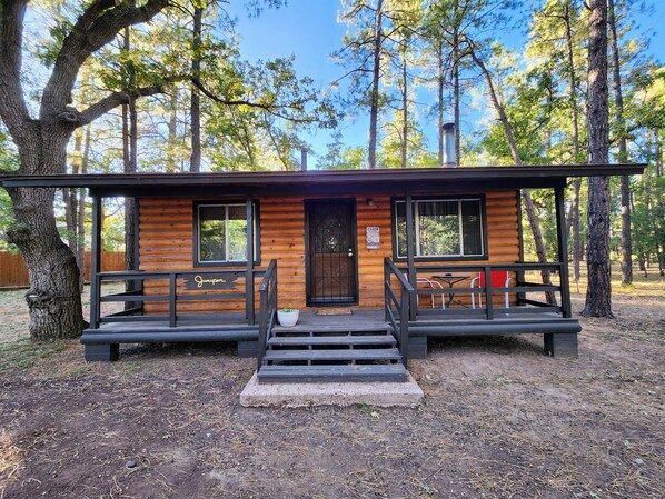 The Juniper Cabin at Lazy Oaks Resort