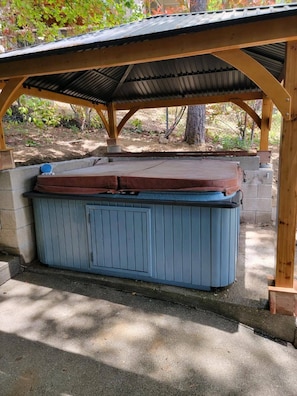 Bain à remous extérieur