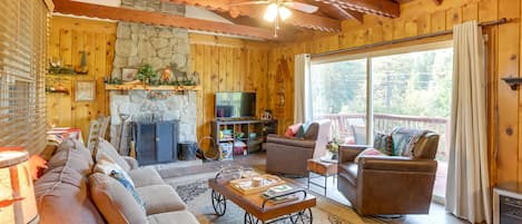 Crestline Vacation Rental | 2BR | 1BA | 732 Sq Ft | 3 Steps to Enter