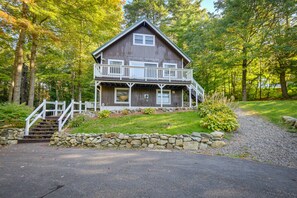 Parking | Driveway (3 Vehicles) | Side of the Home (2 Vehicles) | RV/Trailer