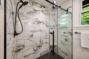 Newly remodeled full bathroom