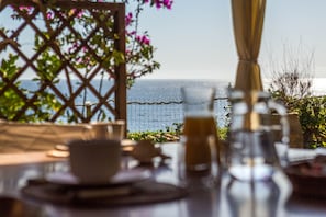 Details zum Frühstück im Freien