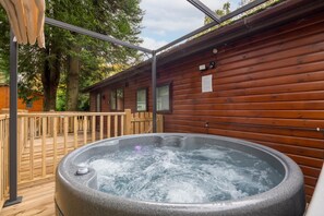 Firgarth Lodge - Hot Tub