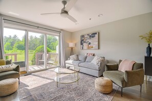 Living Area | Queen Sleeper Sofa | Smart TV | Fireplace Not Available
