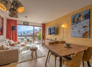 Salon avec baie vitrée