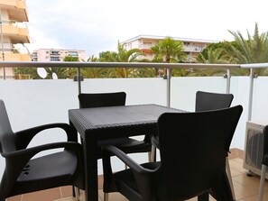 Möbel, Eigentum, Tabelle, Zimmer, Stuhl, Balkon, Restaurant, Gebäude, Interior Design, Grundeigentum