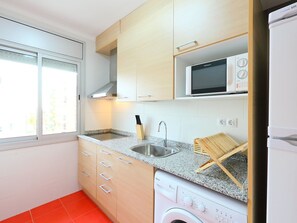Eigentum, Zimmer, Möbel, Haus, Gebäude, Küche, Cabinetry, Interior Design, Grundeigentum, Countertop
