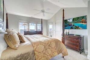 Primary Bedroom--- King Size Bed, Mtn View, TV