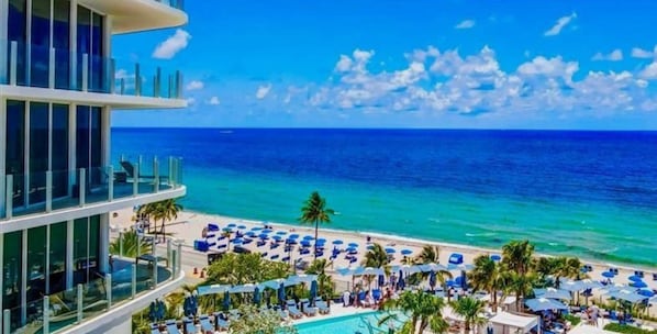 Four Seasons Beachfront Resort