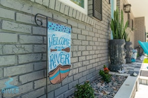 Just a few steps from the river...bring your boat or just come as you are! Enjoy river living within easy reach of downtown Tampa, Historic Ybor, and more!