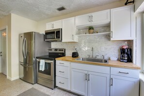 Well-Equipped Kitchen | Keyless Entry