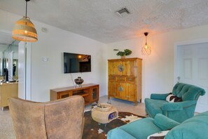 Living Room | Smart TV