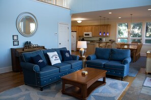 TV w/ DVD, back deck access
