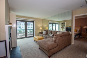 605 Newhaven