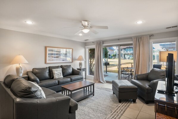 327 John Fripp Villa