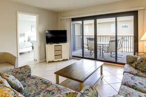 Living Room | Queen Sleeper Sofa | Smart TV | Central Air Conditioning/Heat