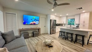 Smart TV, newly updated interior.
